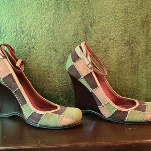 Vintage Vince Camuto platforms size 8.5